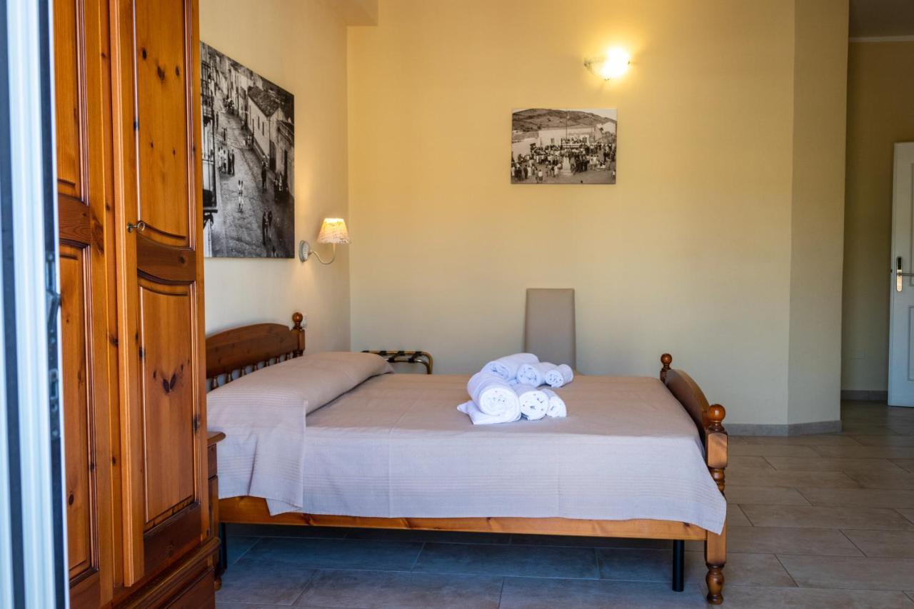 Casa Tacconi Panzió Villasimius Kültér fotó